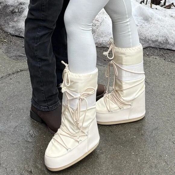 MOON BOOT-NEW/inBOX-THE ORIGINAL ICON NYLON CREAM Sz:42/44EU- 10/11.5US  Ret$340 - Picture 2 of 8